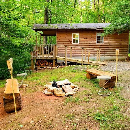 Lil' Log At Hearthstone Cabins And Camping - Pet Friendly Helen Exterior photo